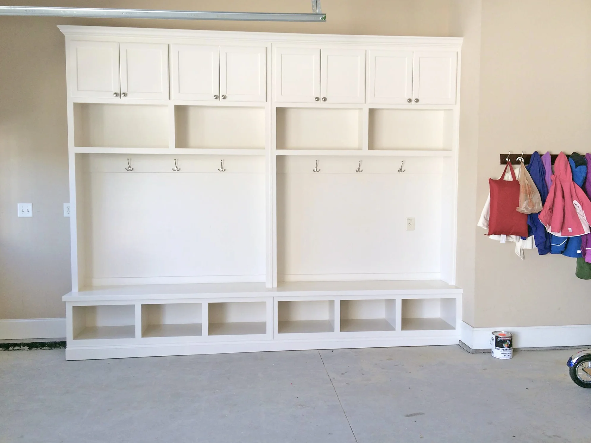 Seattle Custom Entryway Storage & Mudroom Lockers