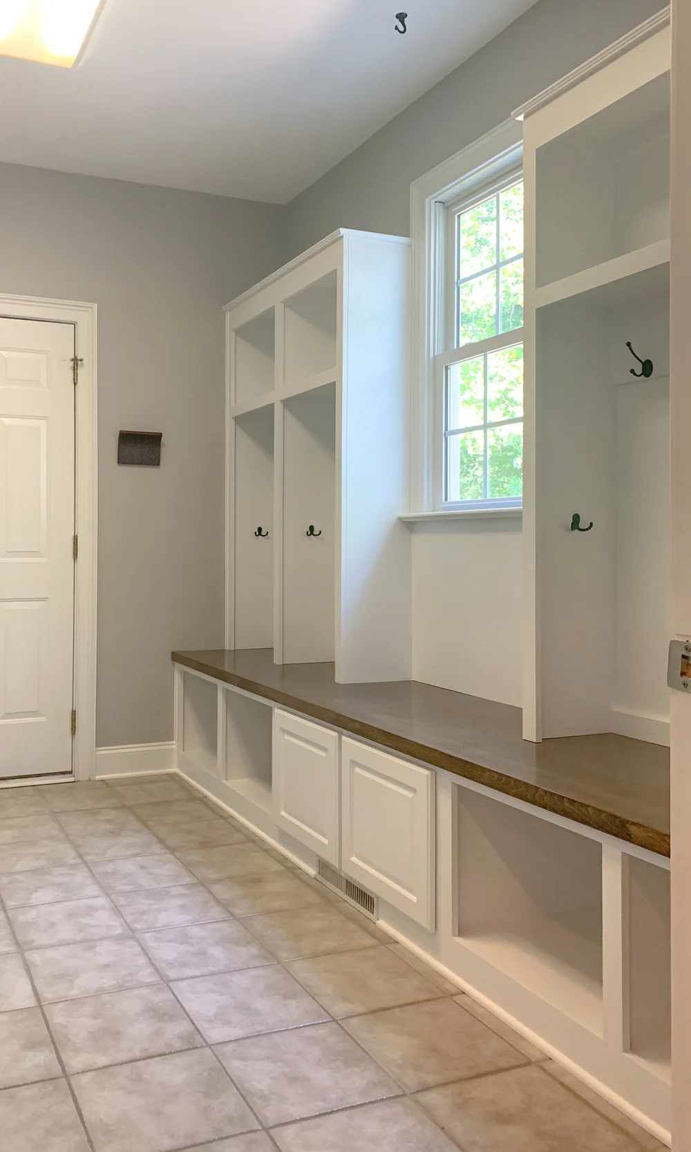 bench for mudroom on Custom Mudrooms Mud Benches Woodmaster Custom Cabinets