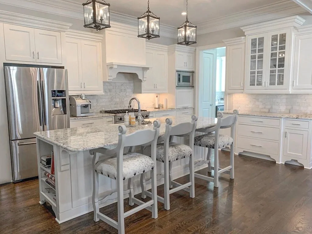 Kitchen with Two Piece Crown