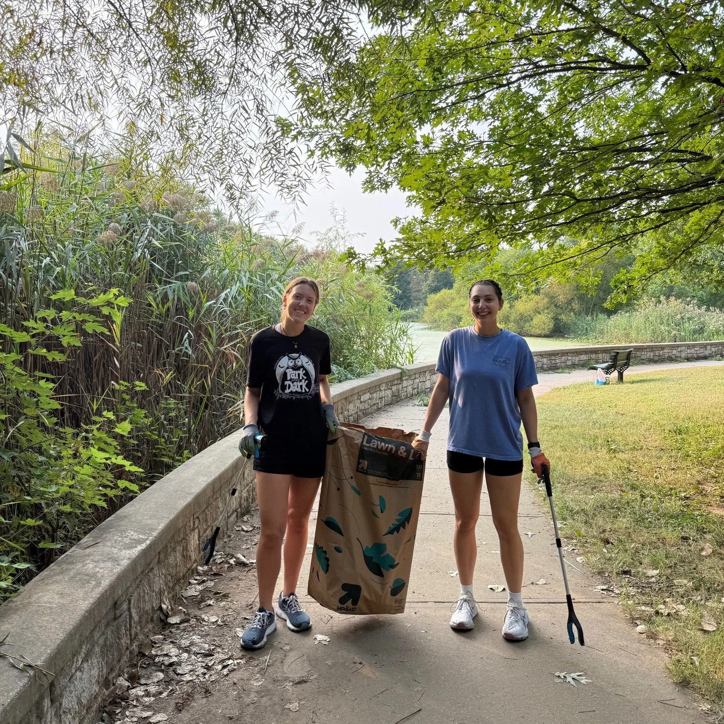 Are you enjoying the park in this warm weather? Spring has officially sprung and we need your help to keep the park clean - come volunteer with us!!
🌳🗑️🏞️
Join us for our first boat lake clean up of the Spring, happening on March 29th from 8-9am! 