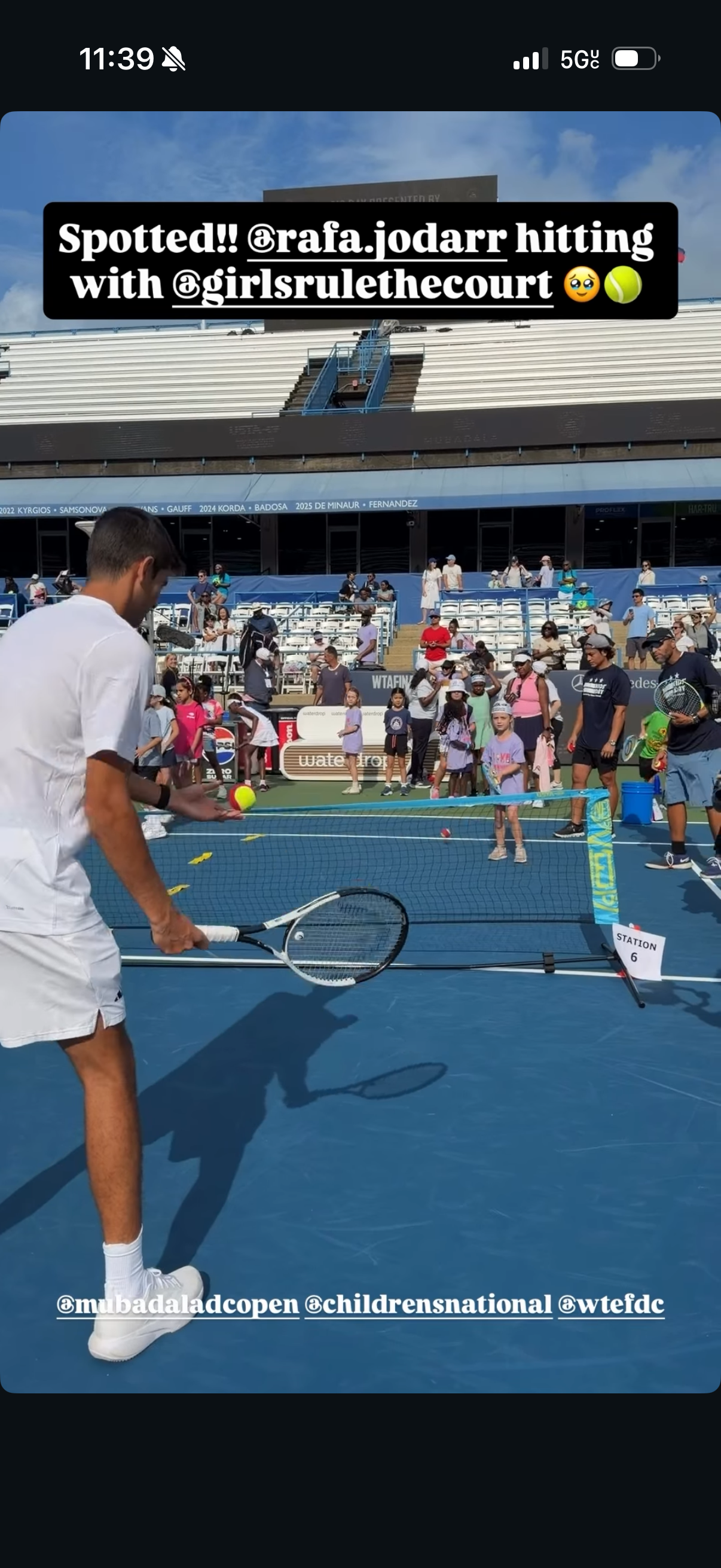 Rafa Jódar hitting with Girls Rule the Court