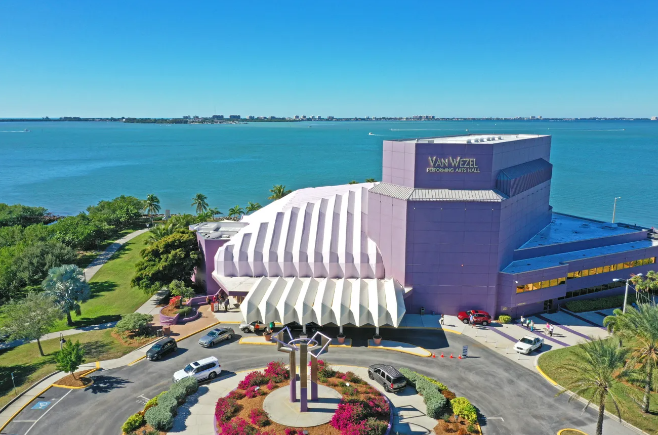 van wezel - musical .png