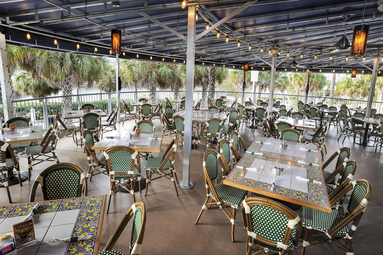 Columbia-cafe-outdoor-waterfront-terrace-wide-shot_7c7a5ccf-5056-a36a-082f6913423e21f7.jpg