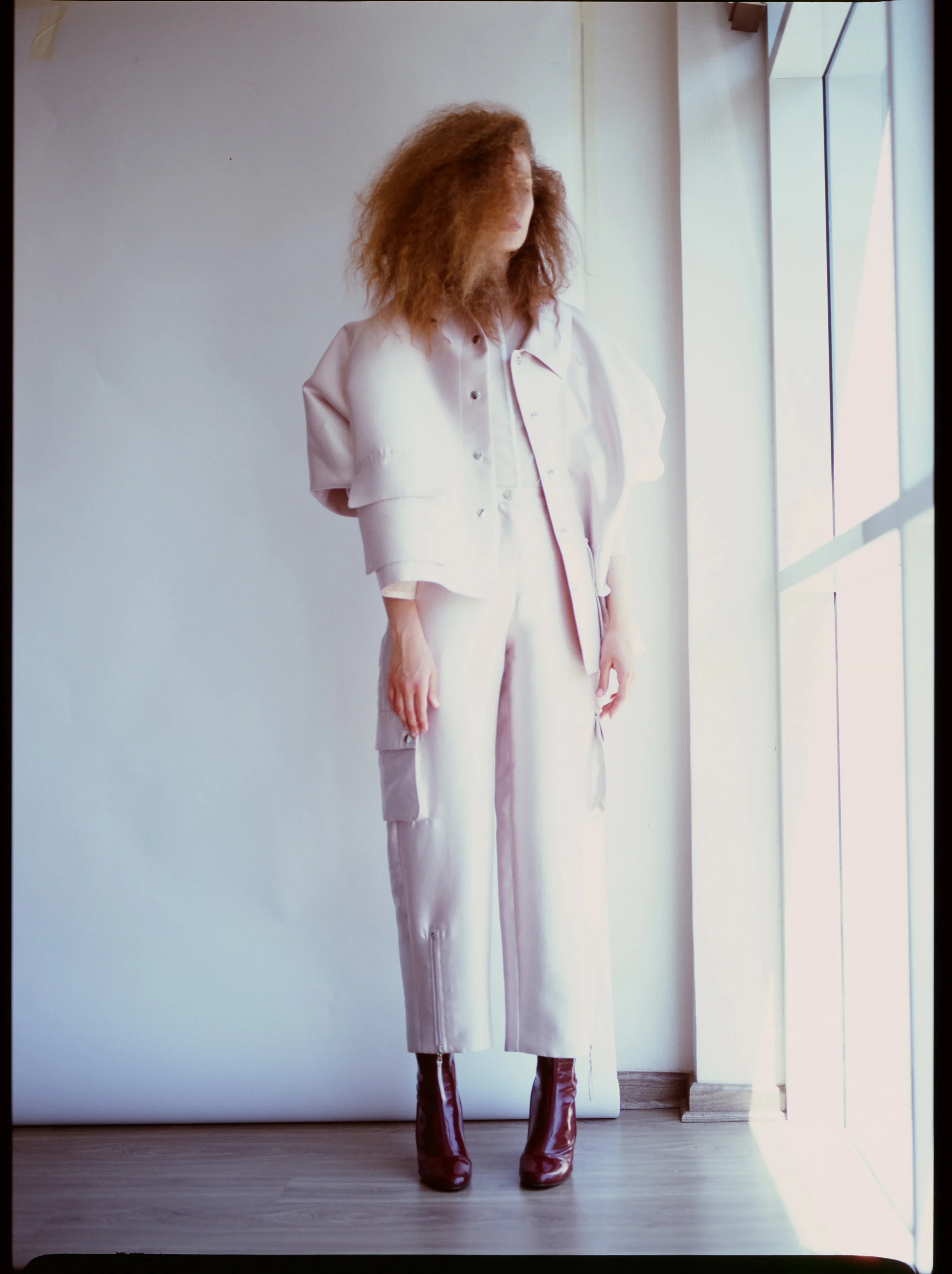 Full Look Pola Thomson