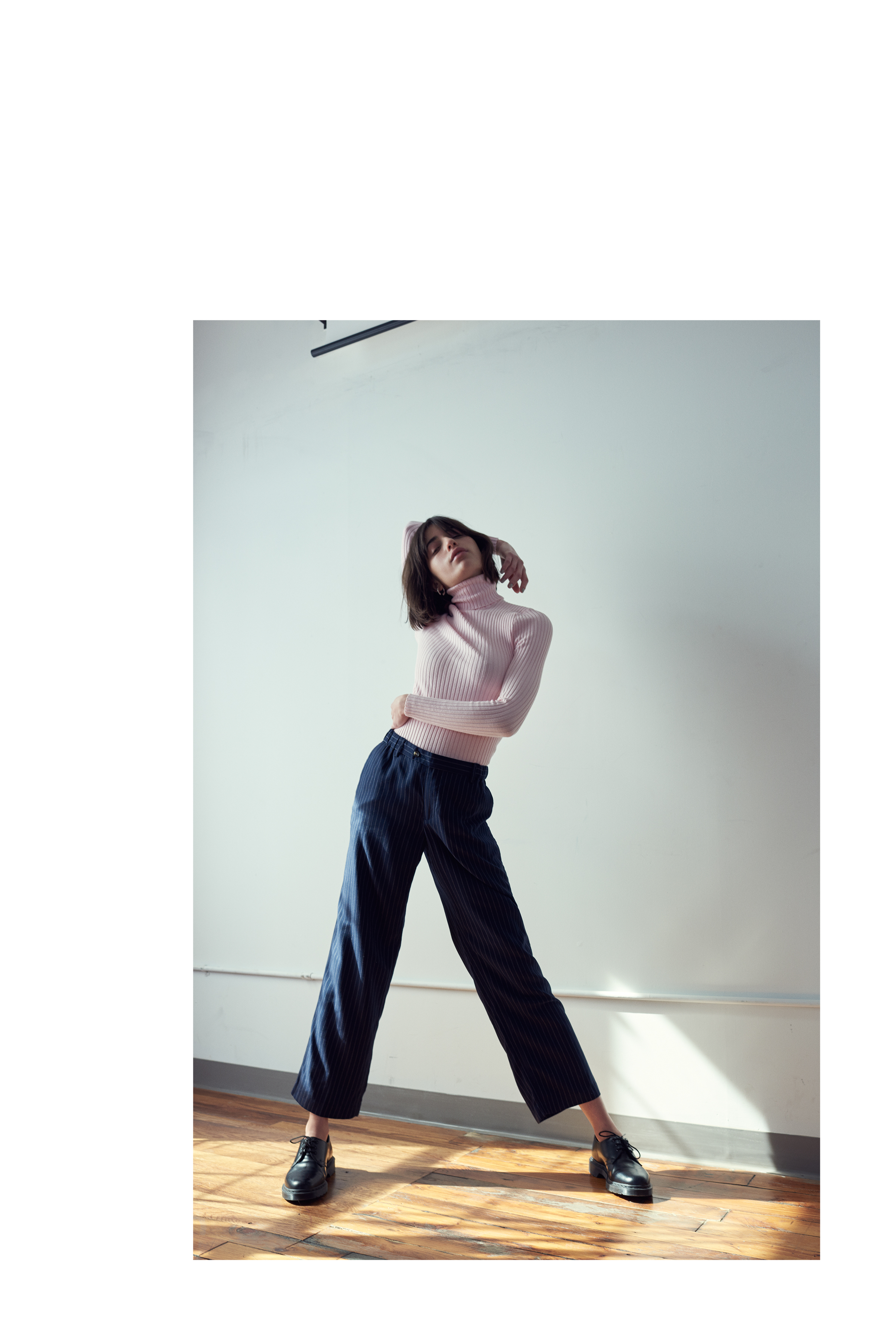 Knit Turtleneck Gui Giu Neckpiece Lucia Pearl Trousers and shoes stylists own