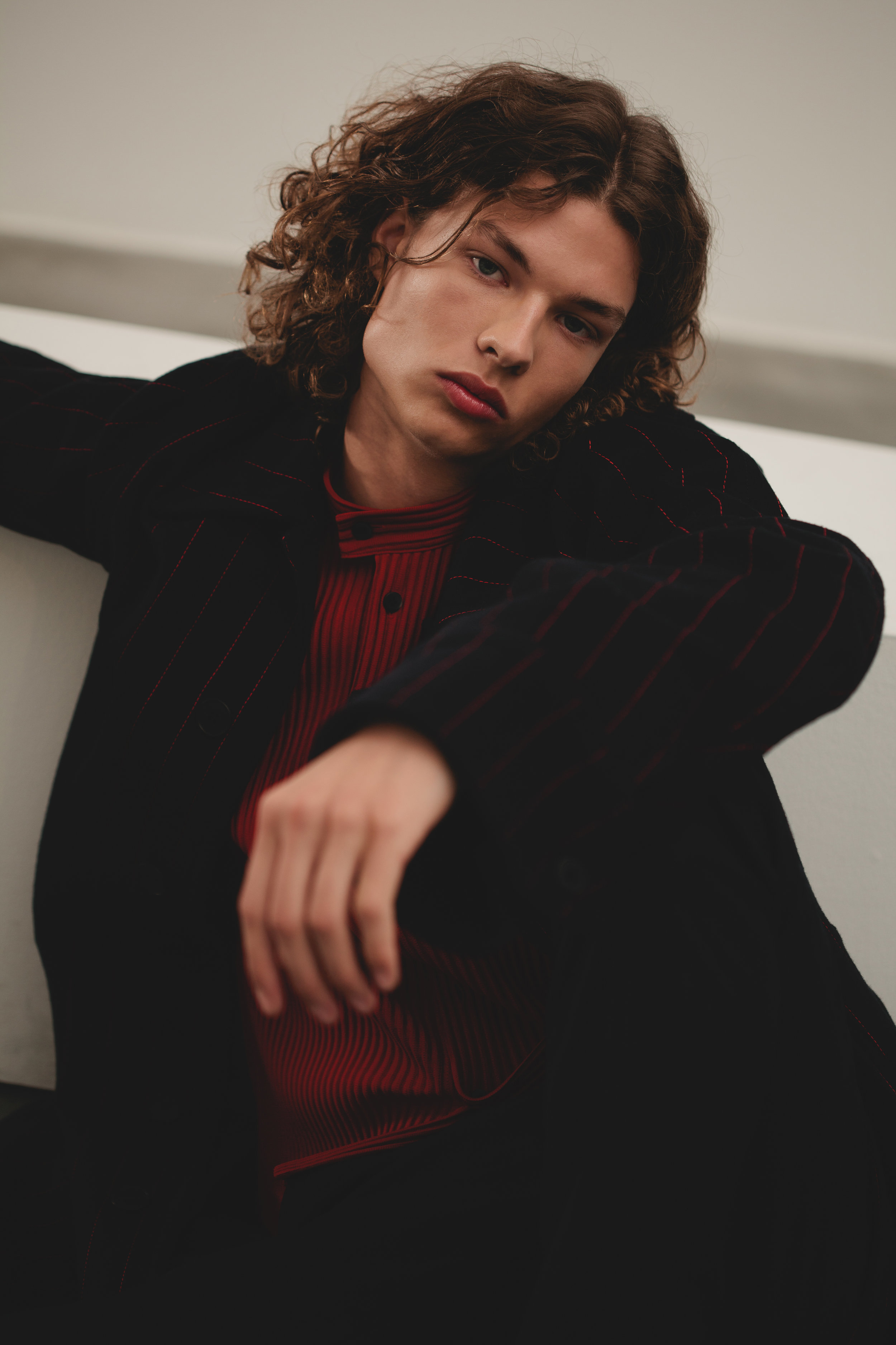 Jacket and Trousers Agi & Sam Shirt Issey Miyake Homme Plissé Sandals Songzio