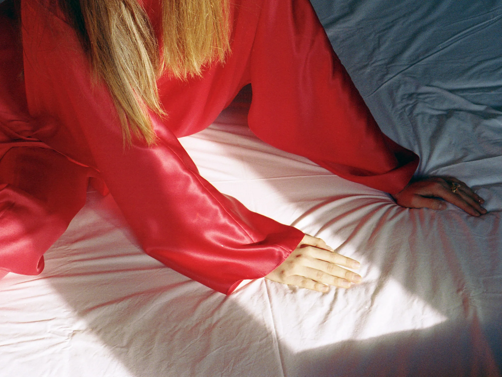 Dress BALENCIAGA Ring MISUI Tights Stylist's Own
