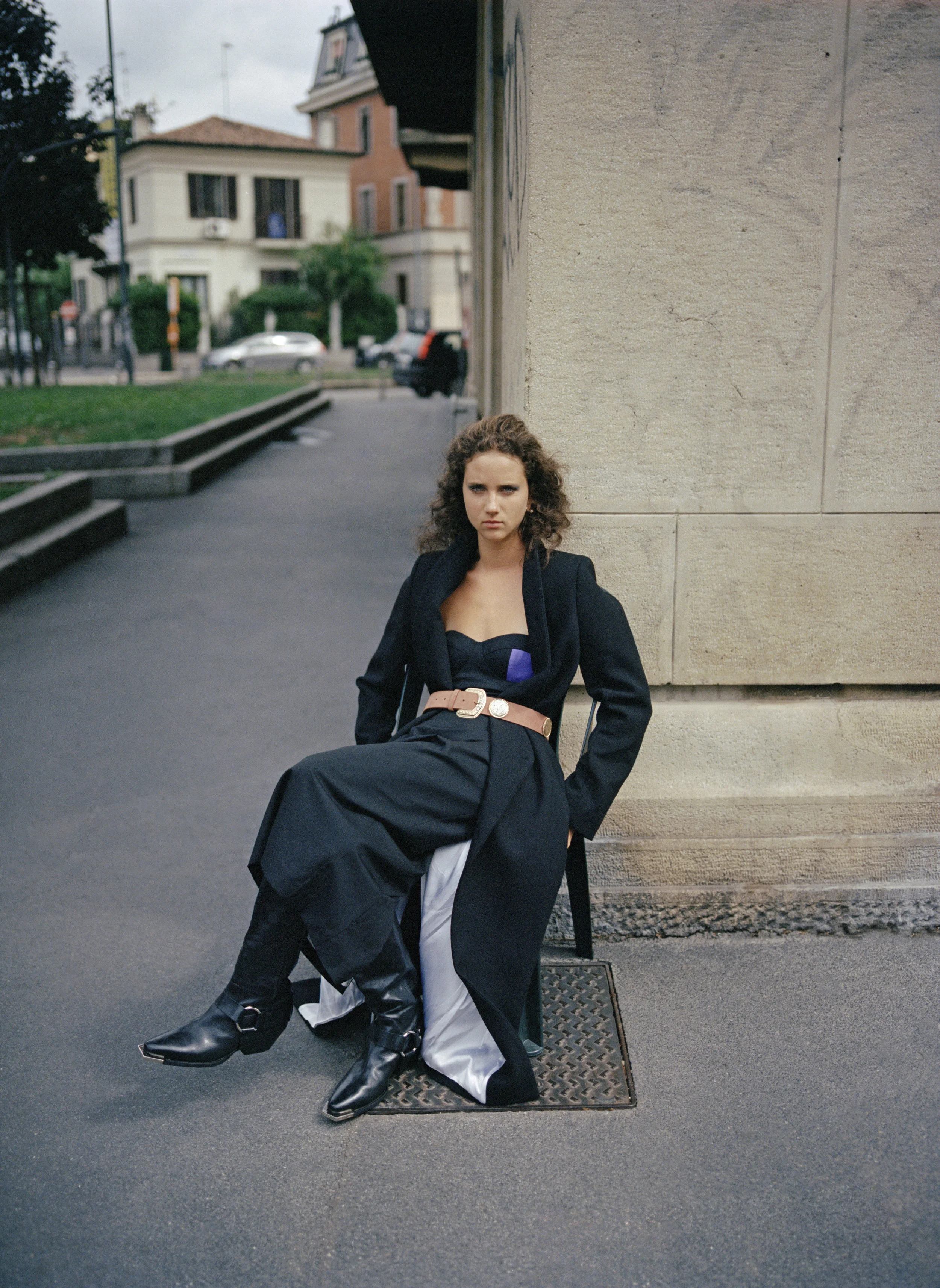 Dress VÍEN Coat PIERANTONIO GASPARI Boots VIC MATIÈ Belt SERGIO GAVAZZENI