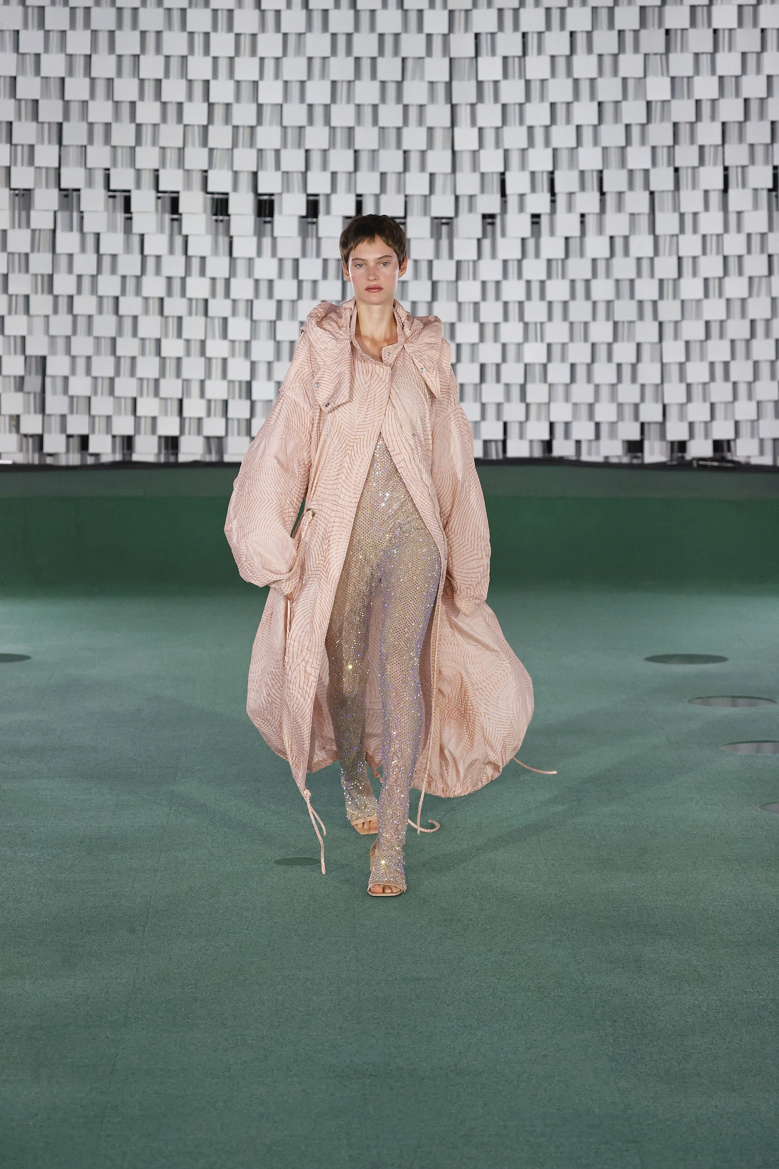 STELLA MCCARTNEY SPRING SUMMER 2022, ECO-CENTRIC AND SENSUALLY FEMININE —  NR MAGAZINE