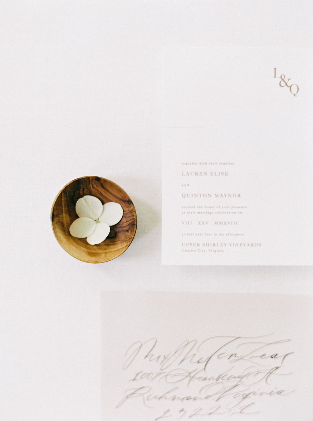 NikkiSanterre_DestinationFilmWeddingPhotographer_Modern&MinimalBridalInspiration_UpperShirleyVineyard-5.jpg