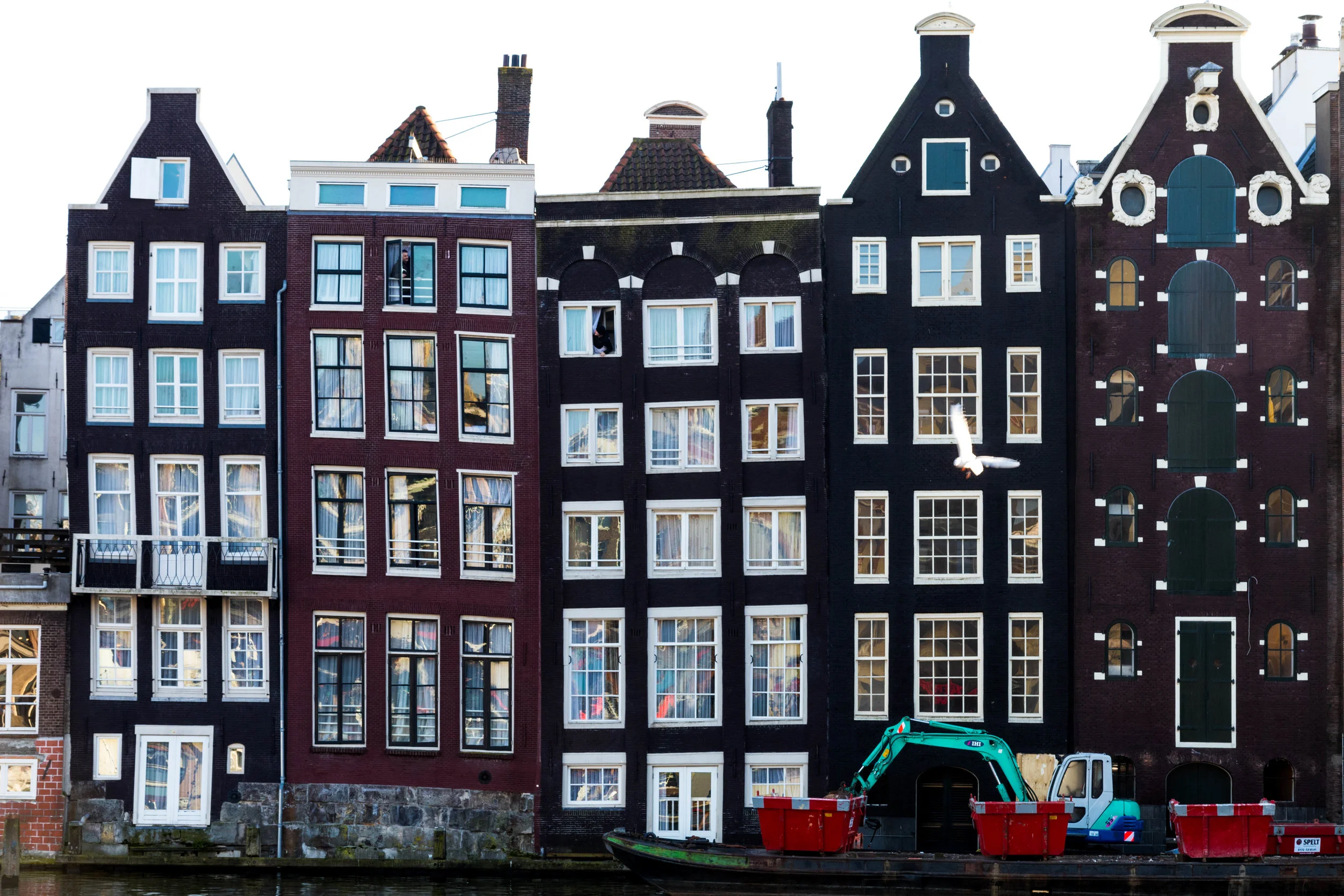 The dollhouses of Damrak.