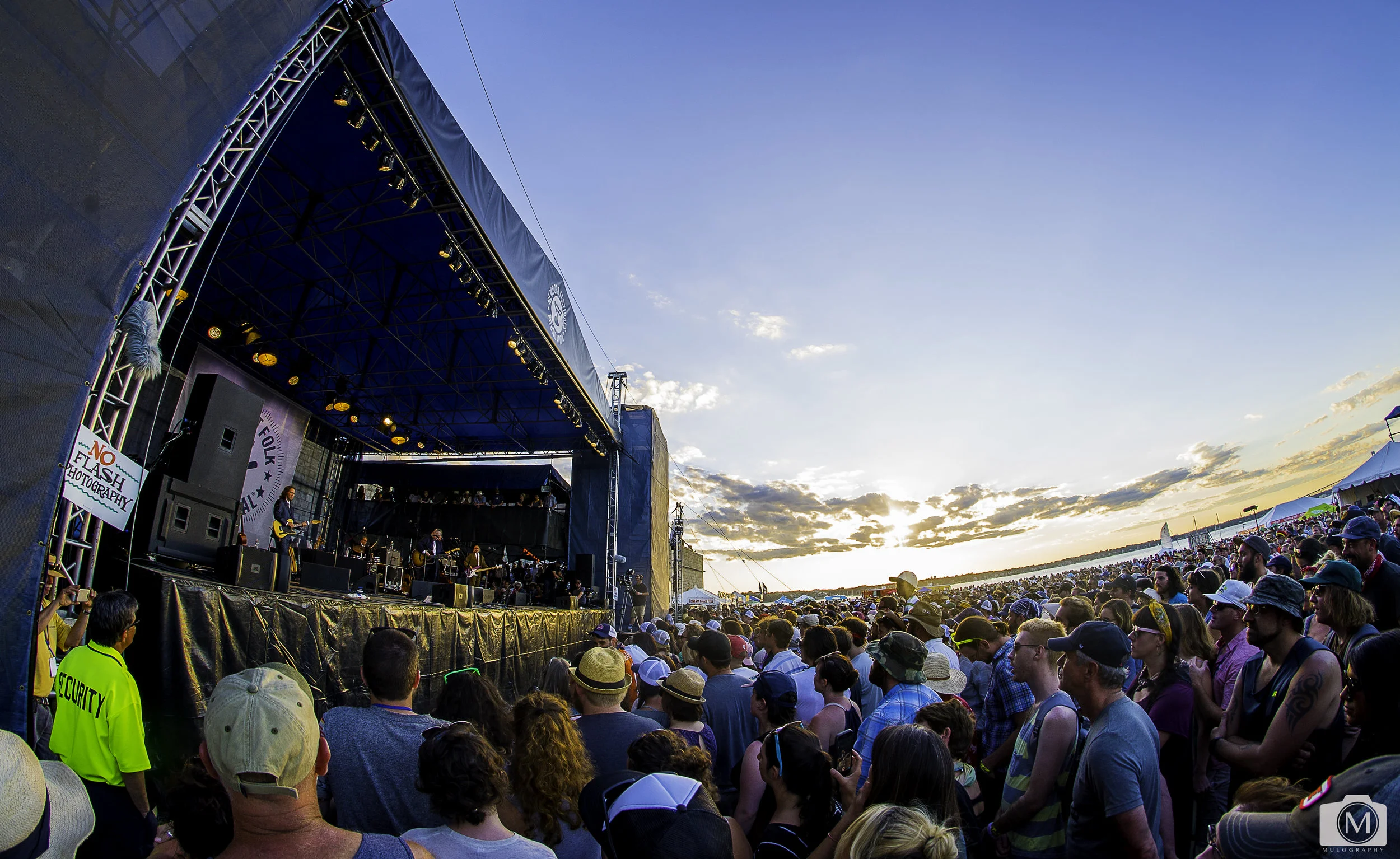 17 John Prine Crowd.jpg