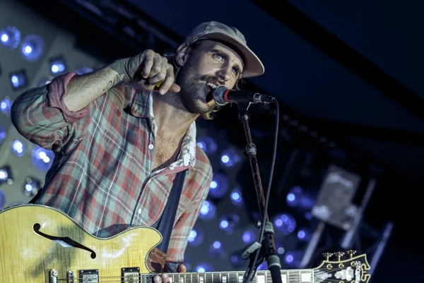 Rayland Baxter-53-1.jpg