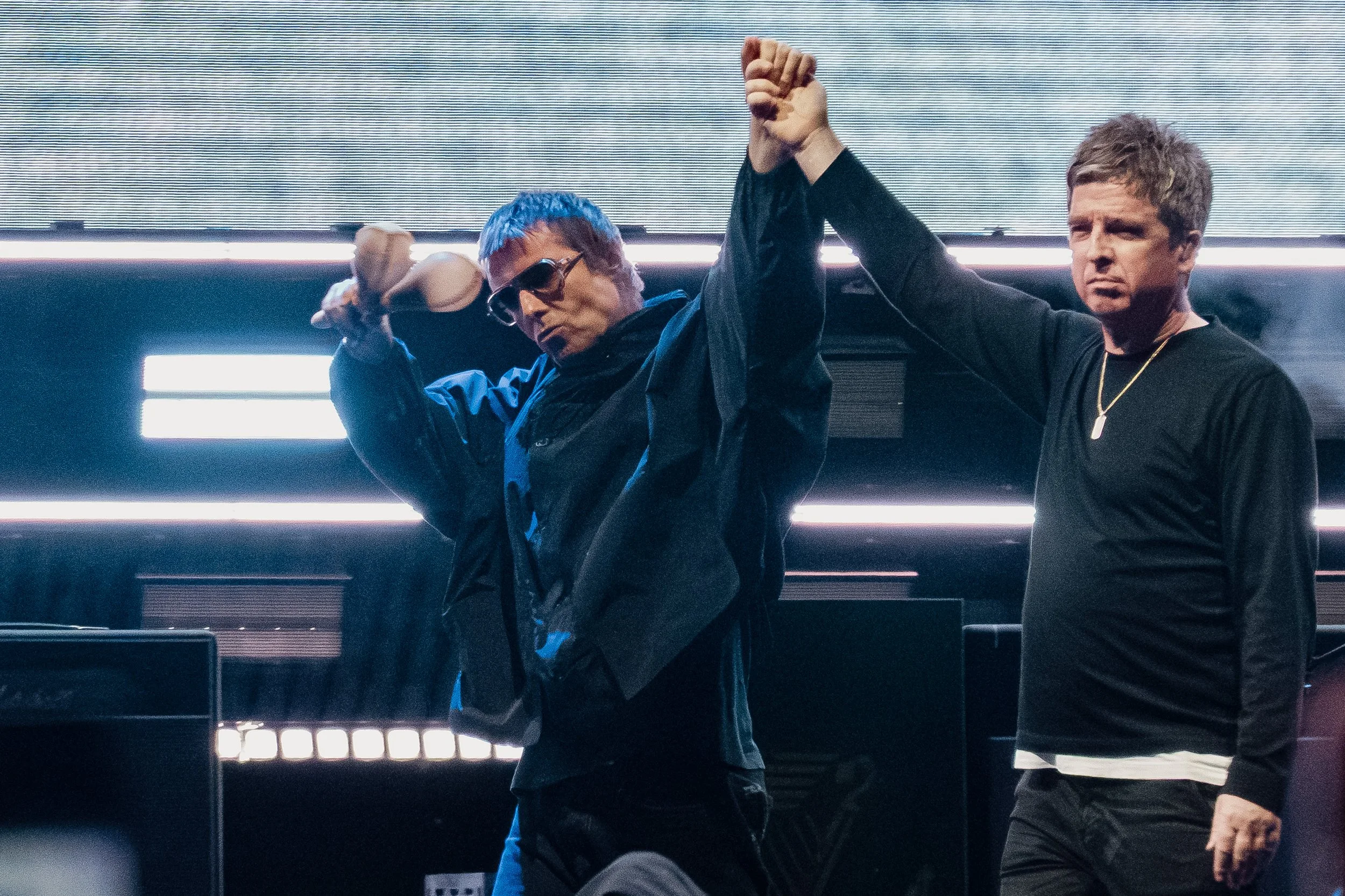 Oasis RoseBowl-6.jpg