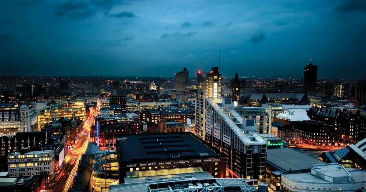 Manchester-city-skyline-dusk