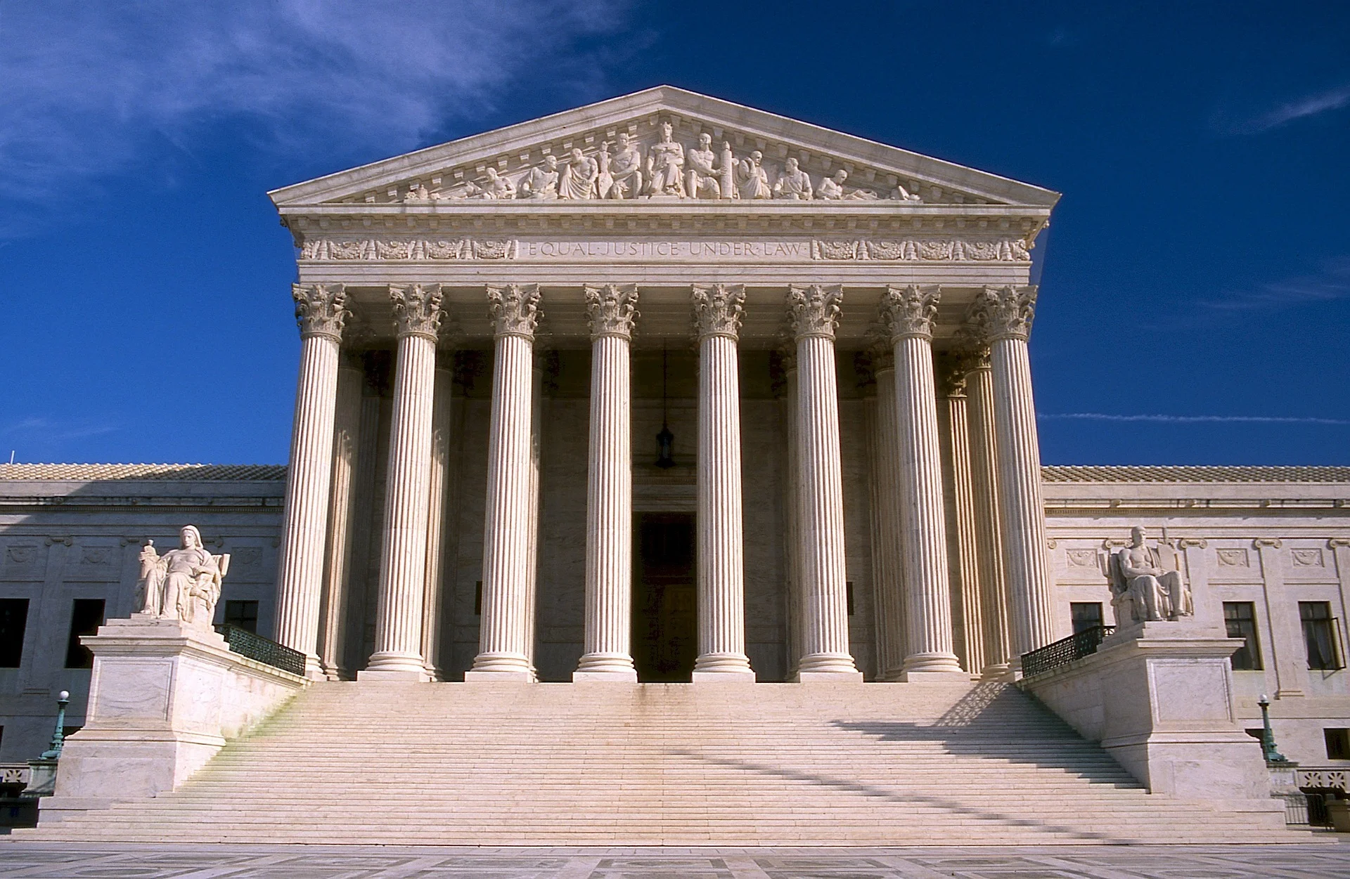 supreme-court-546279_1920.jpg
