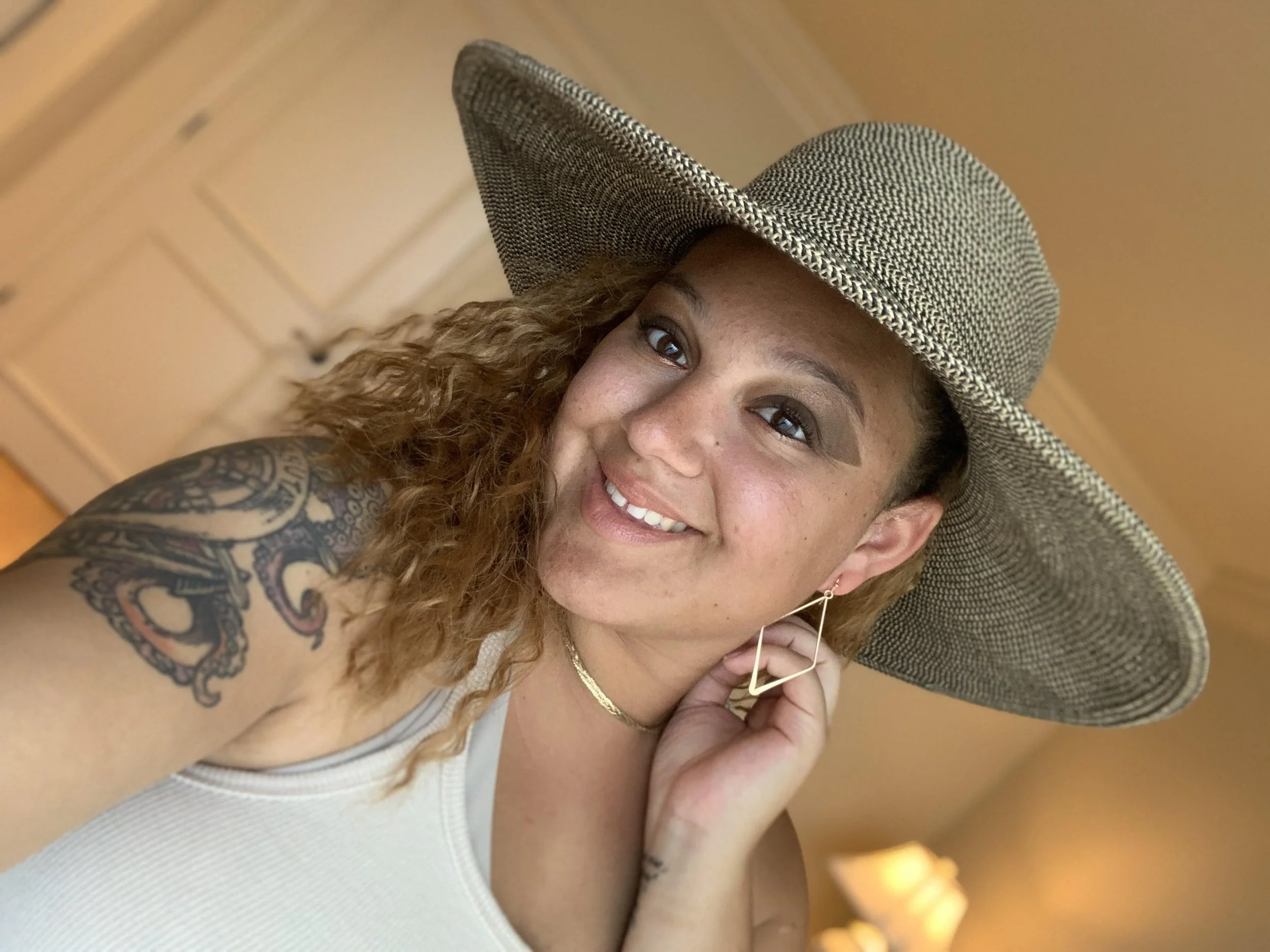 Maddie Gray: Luxury Eyewear Stylist