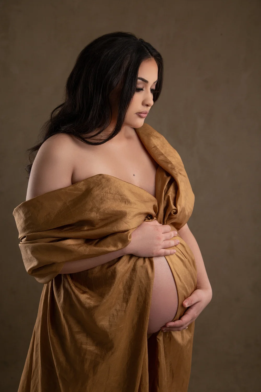 Real maternity portrait by Preggoland Mamas