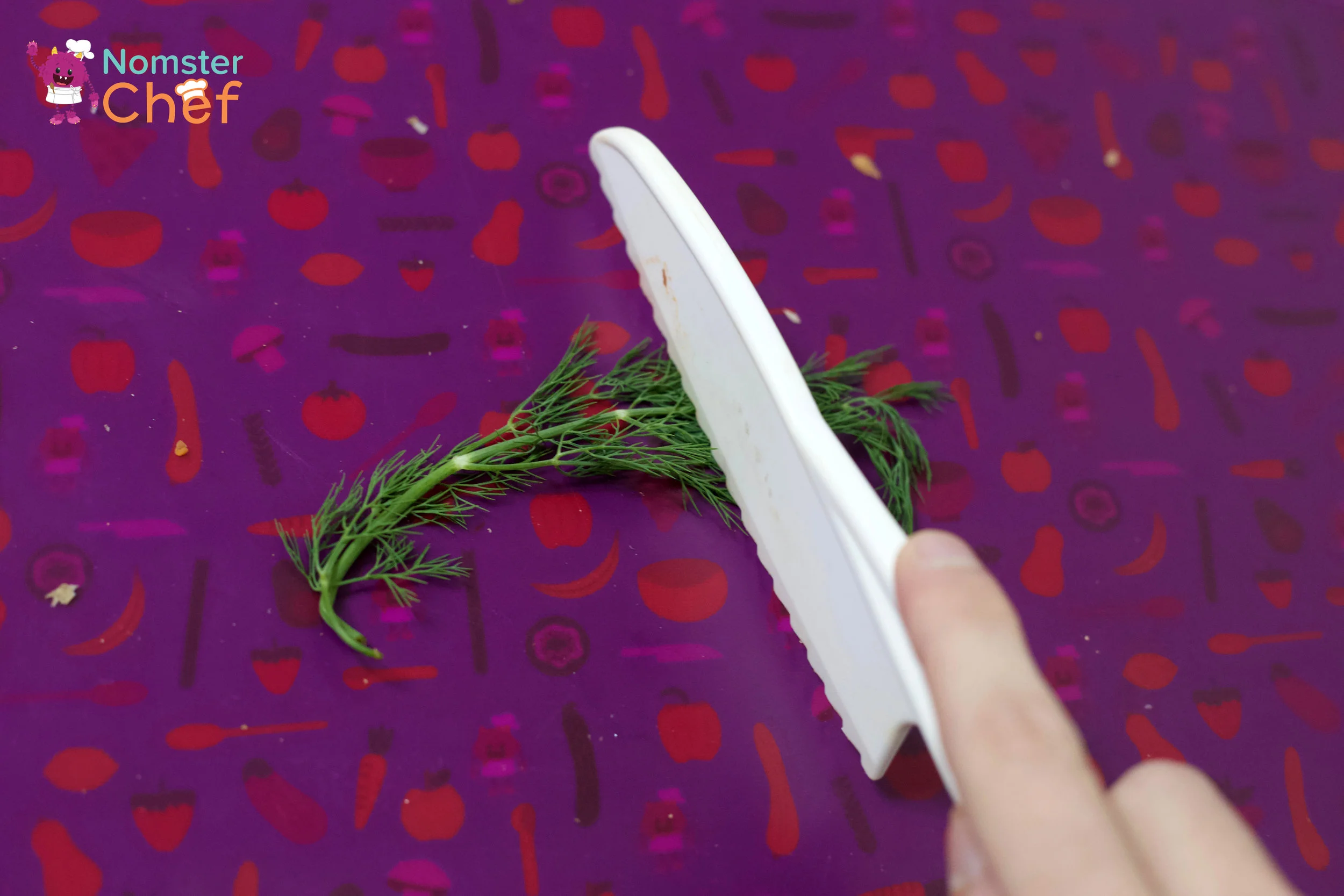 Kitchen_Vocabulary_Peel_VeggieFries_47 copy.jpg