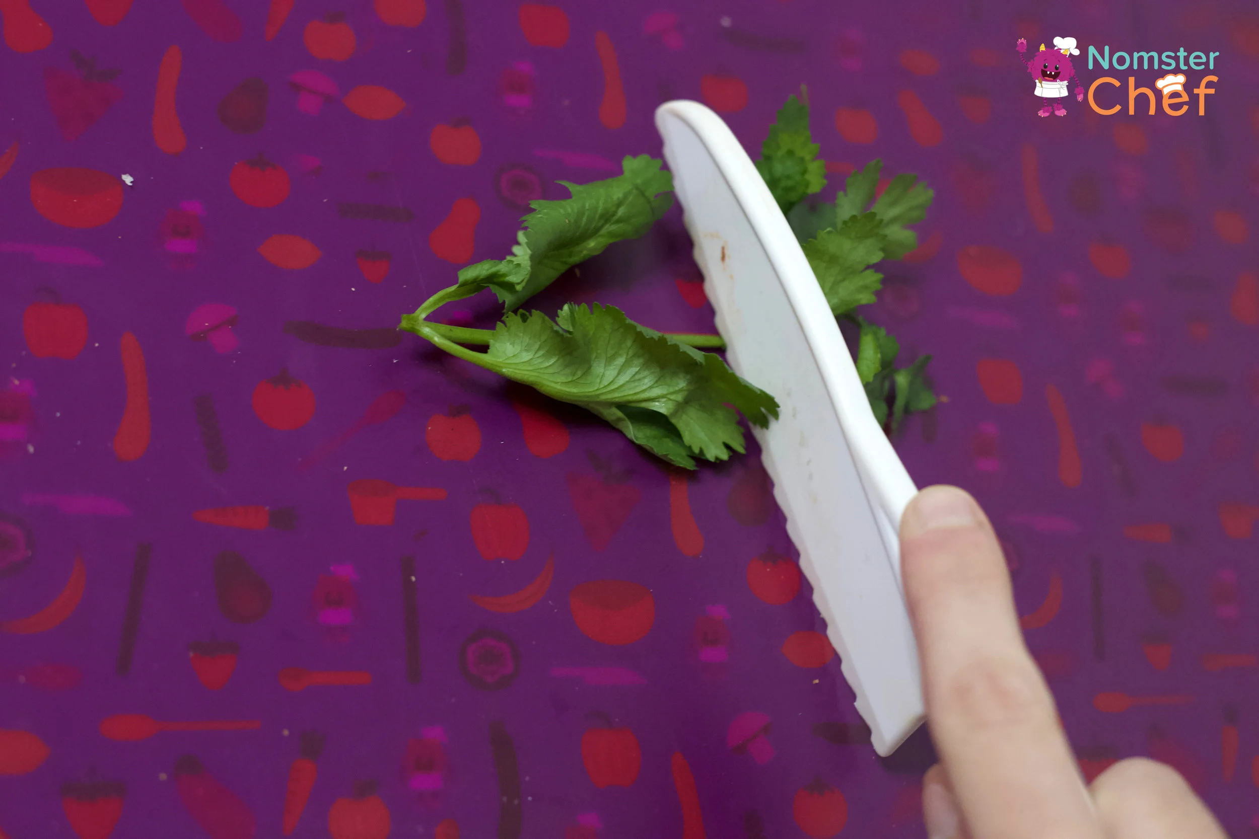 Kitchen_Vocabulary_Peel_VeggieFries_52 copy.jpg