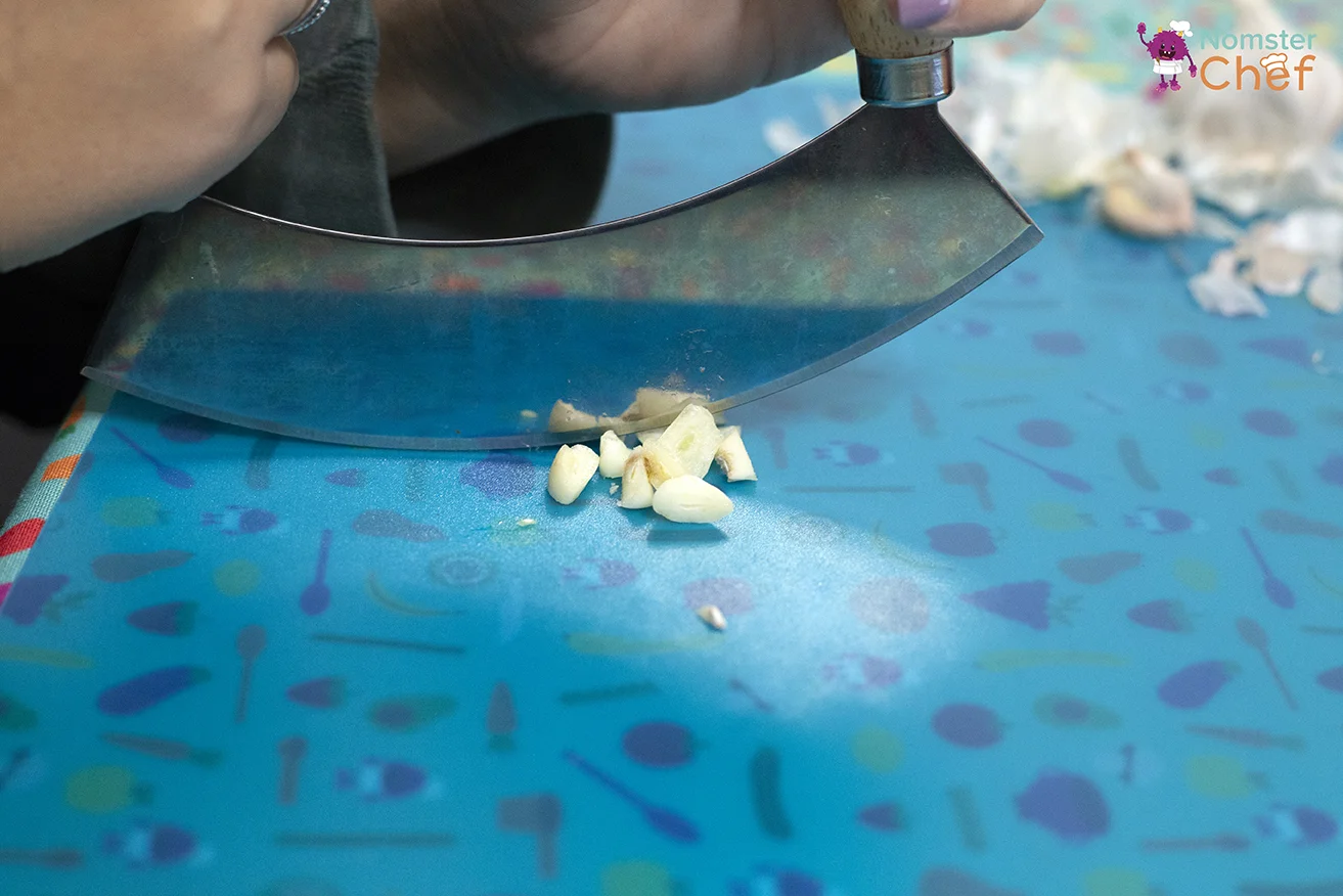 Kitchen_Vocabulary_Garlic-Cloves_Edamame Dip_37 copy.jpg