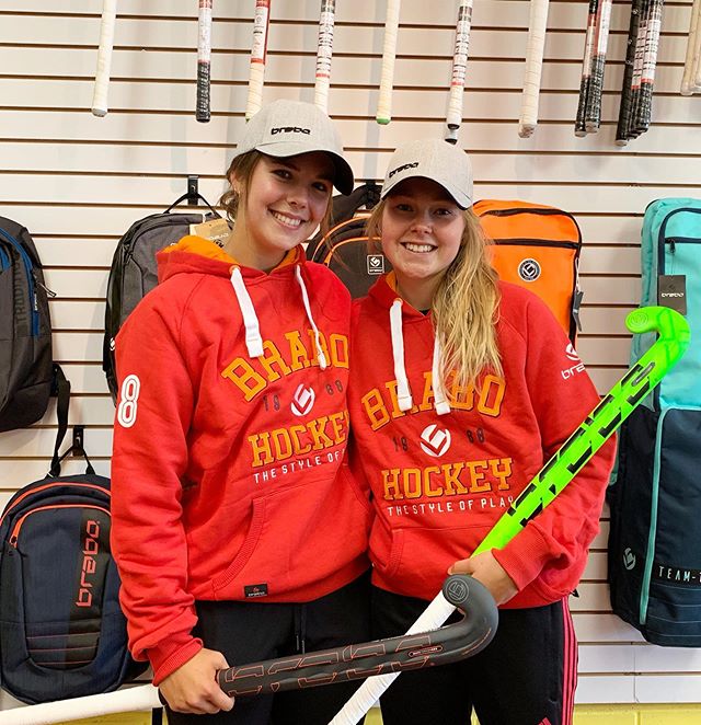 We would like to welcome these two superstars🌟@saragooodman & @thorarae . These talented athletes are ready to hit the field in their @brabohockey hockey gear!
Side note: @saragooodman @thorarae are Canada’s first female @brabohockey sponsors! #girlpower 💪🏼