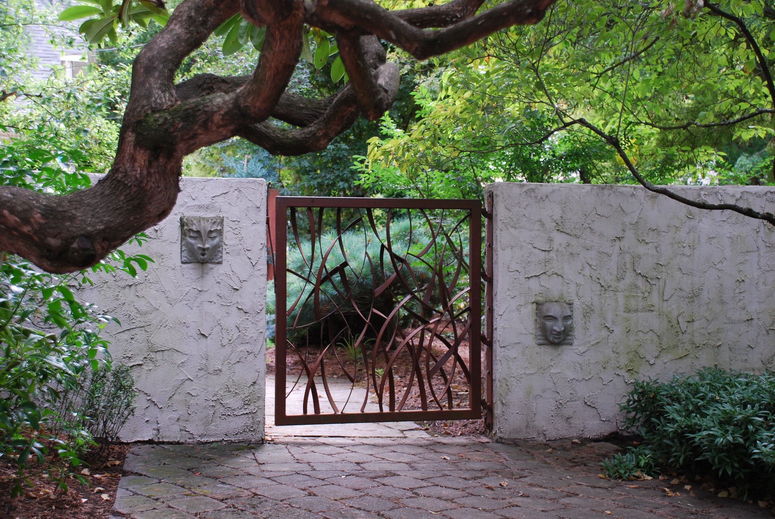 Metal Gate