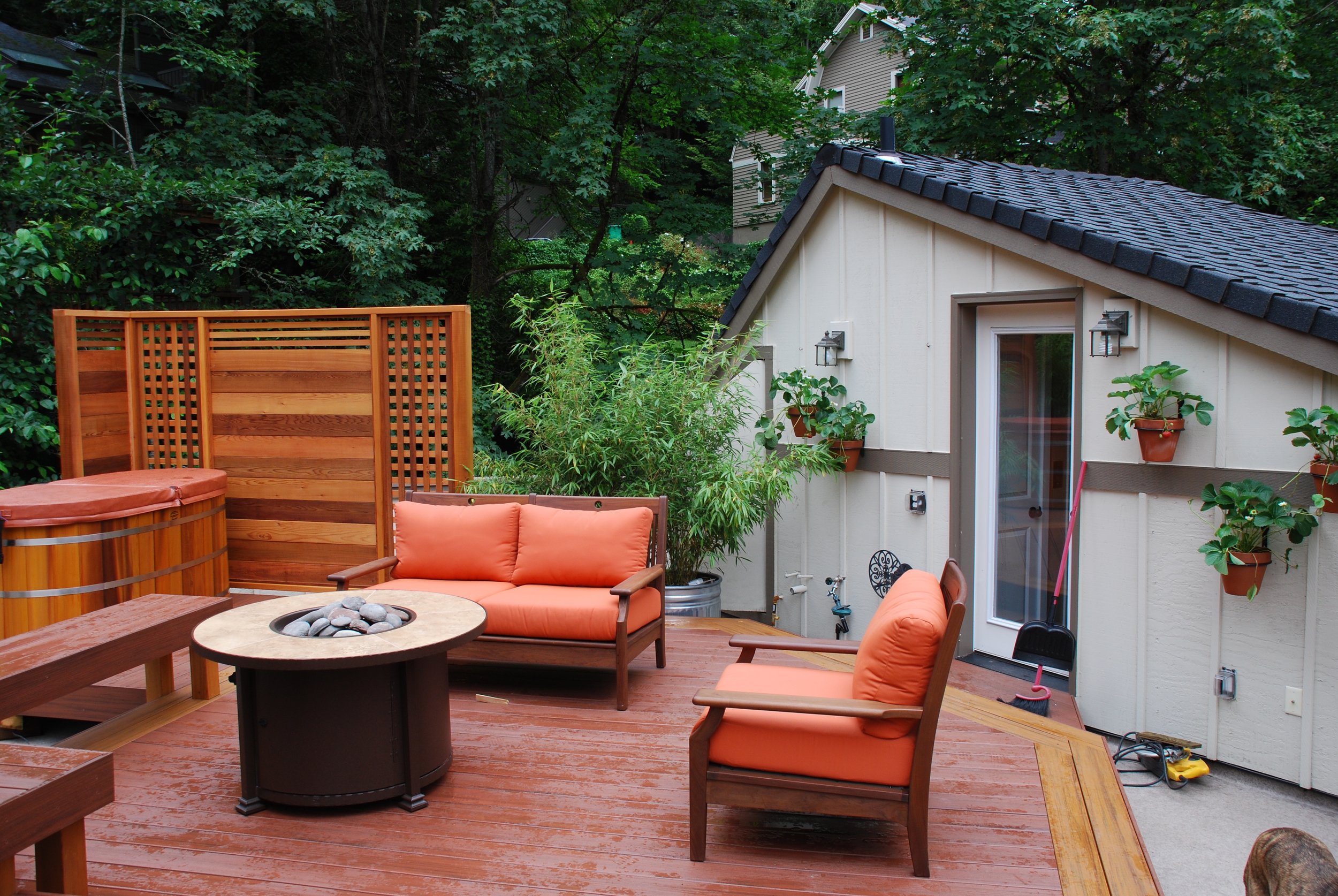 Cedar Screen