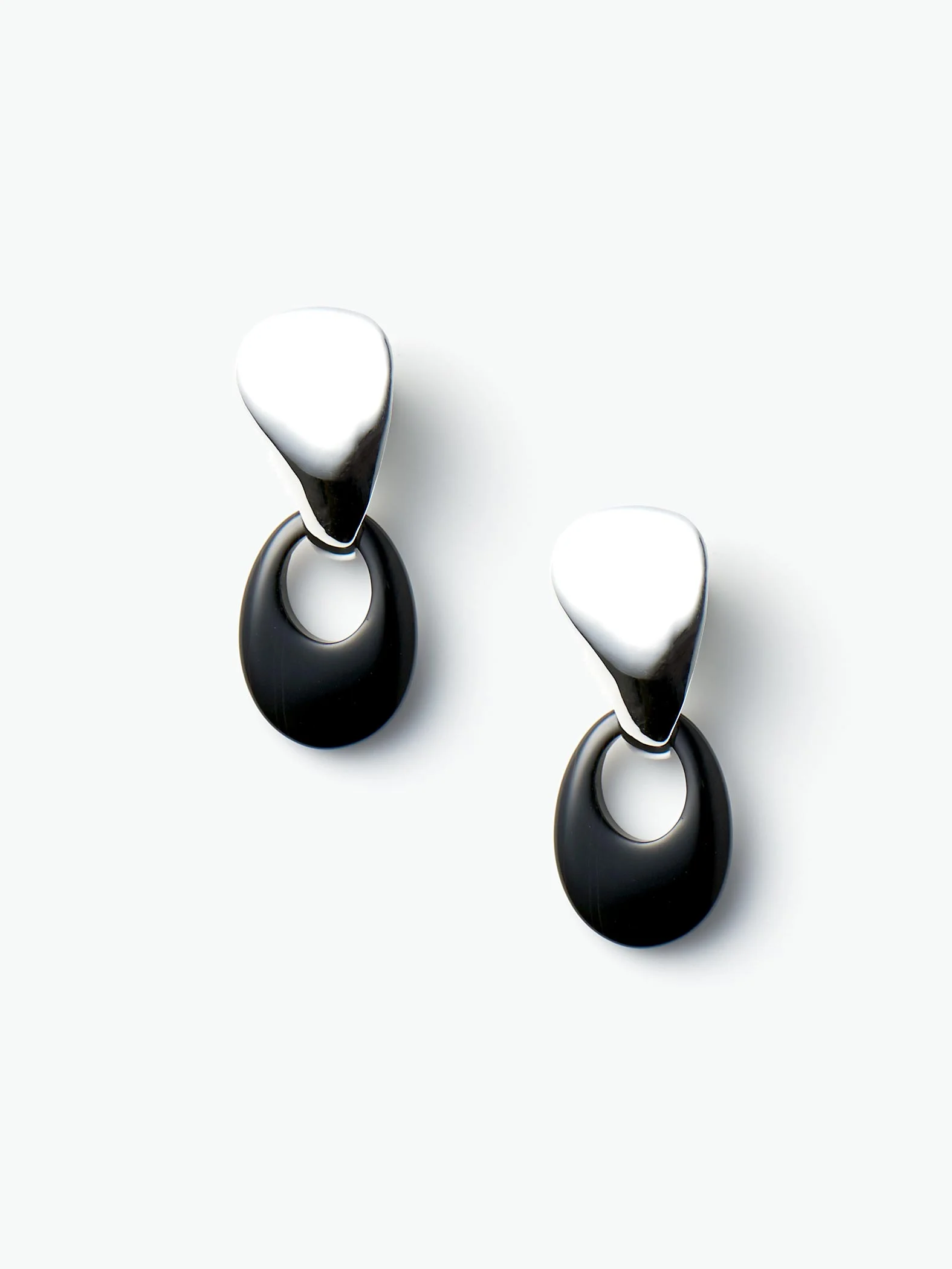 501-onyx-Earrings-Silver1.jpg