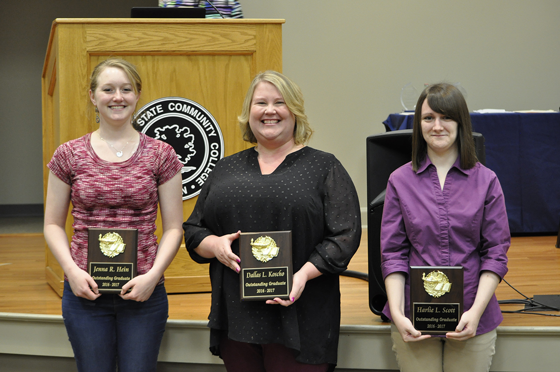 Receiving the Outstanding Graduate Award with a 4.0 GPA during the College’s Honors Convocation Ceremony were DSCC students (L to R) Jenna Hein of Munford, Dallas Koscho of Atoka, and Harlie Scott of Newbern.