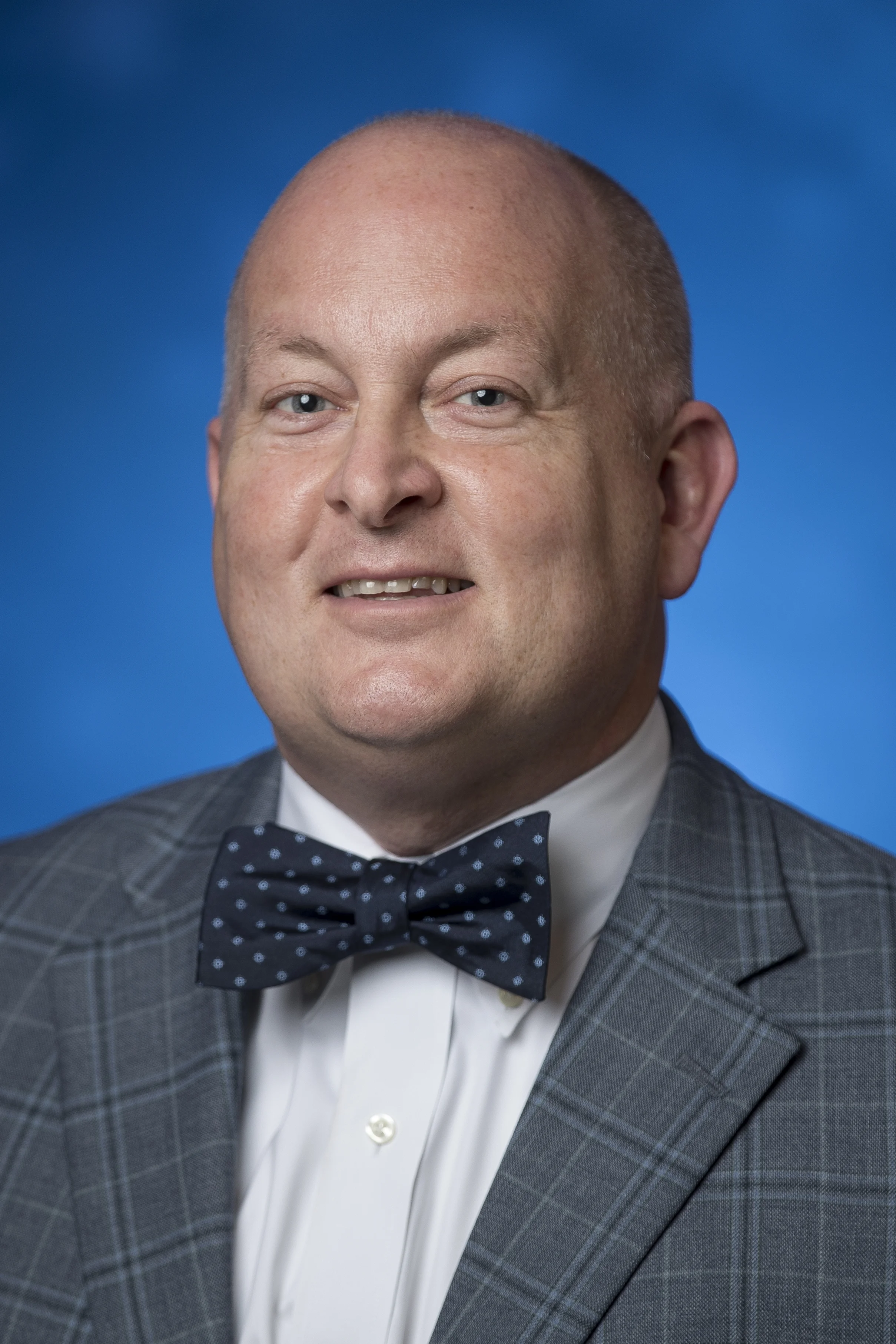 UT MARTIN CHANCELLOR GRADUATES FROM LEADERSHIP TENNESSEE