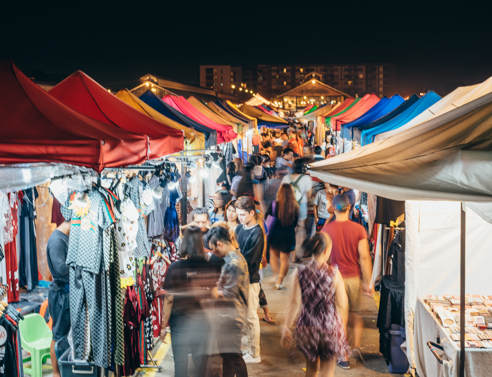 Rod Fai Market