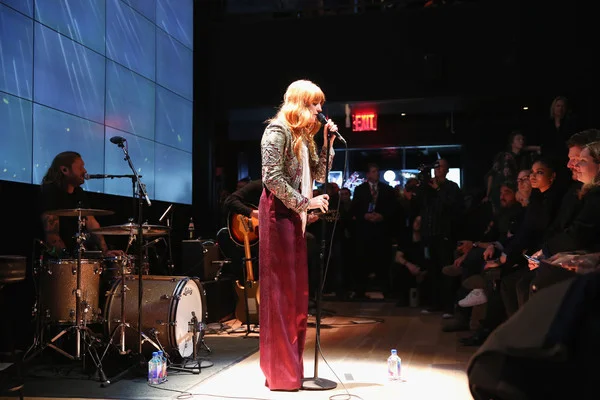 Florence+Welch+Samsung+837+Opens+New+York+fVadLG9H_sfl.jpg