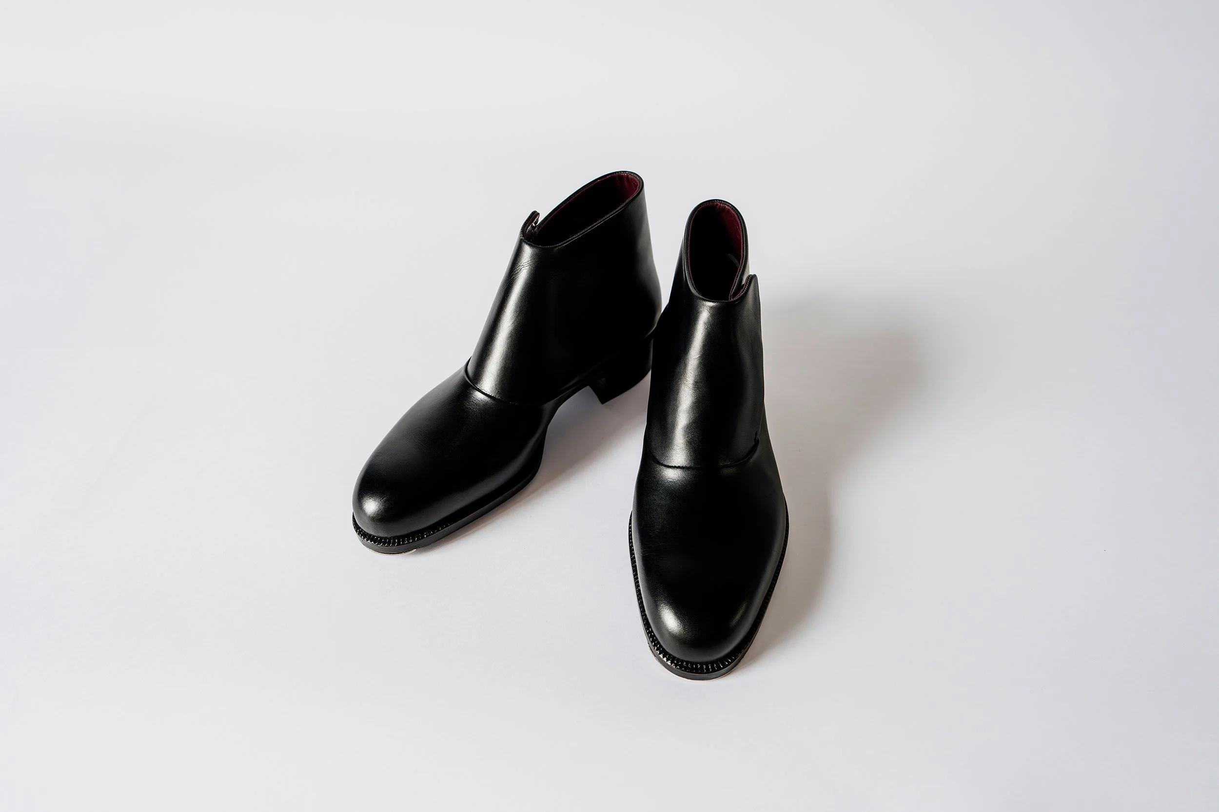 ONE-PIECE SPIRAL BOOTS WhiteCyc 04  _JEU1047.jpg