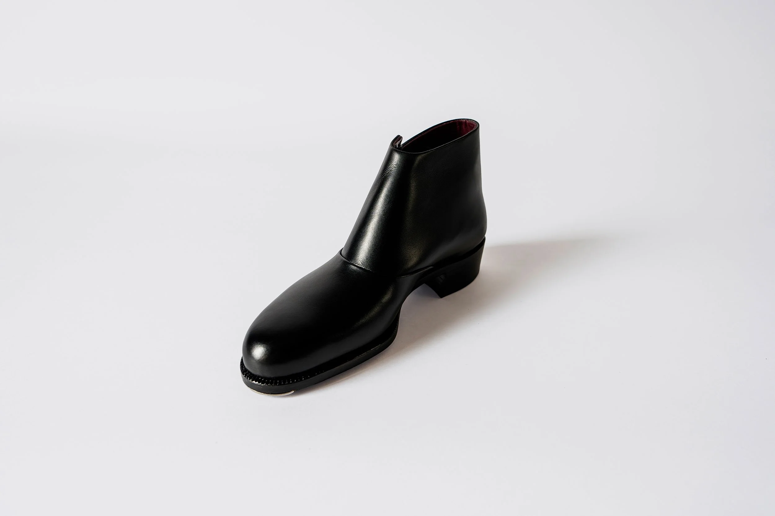 ONE-PIECE SPIRAL BOOTS WhiteCyc 05  _JEU1031.jpg