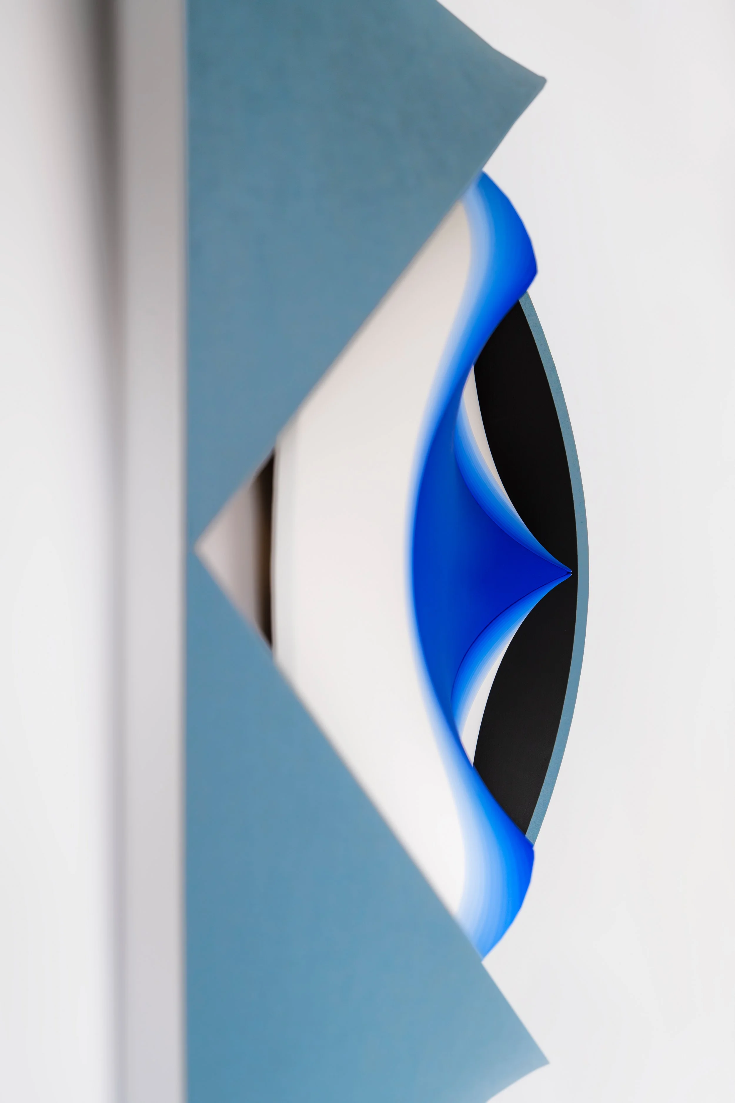 jeu-architectonic-painting-geometry-of-restraint-triangle-circle-reuleaux-triangle-square-detail-view-04.jpg
