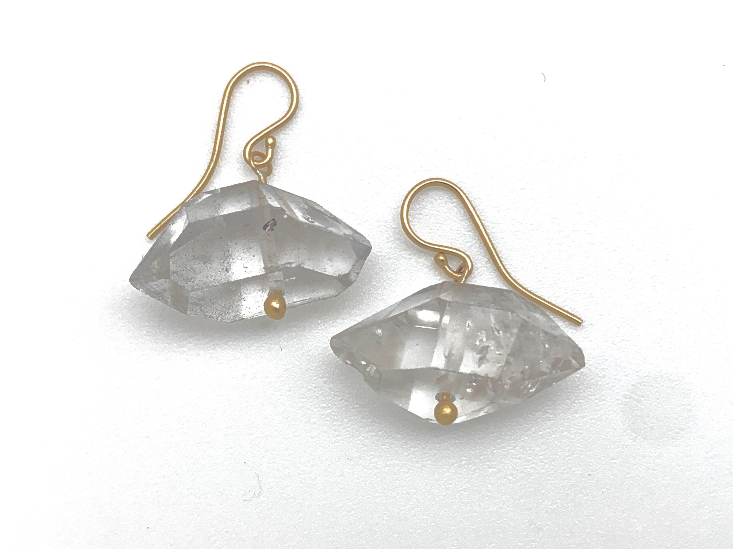 656F5DE9-4FF2-481B-9147-D834C49E320A