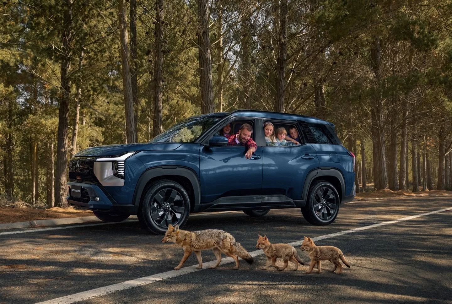 @franciscochalecolopez y familia para @mitsubishicl 🌲🦊🚙
Agencia @grupobyl Productora @hombrelobofilms Retoque @mcfly.retouch Foto @joaquinvergara  Asistencia @carlosruben._