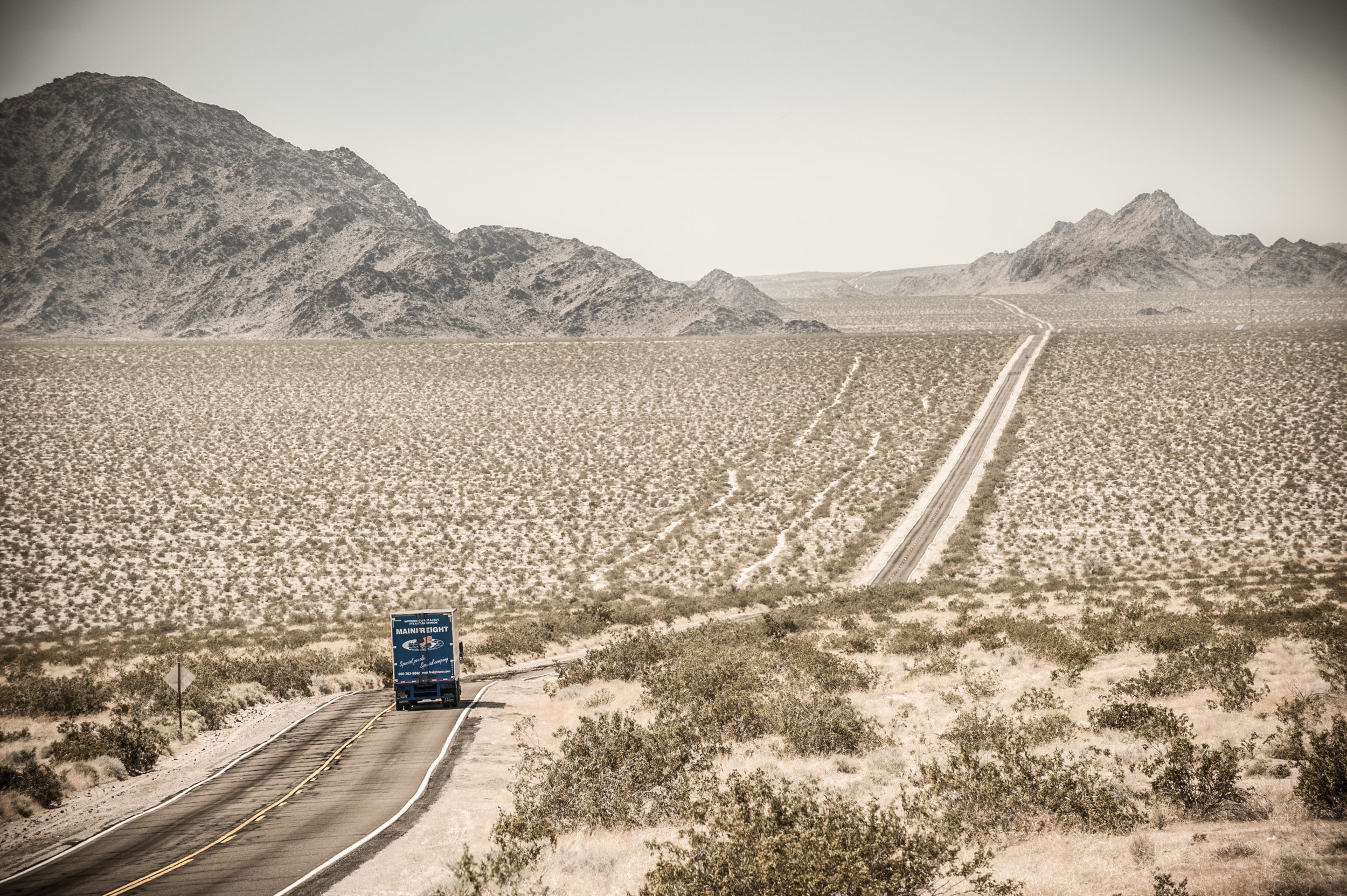 mainfreight desert truck2.jpg