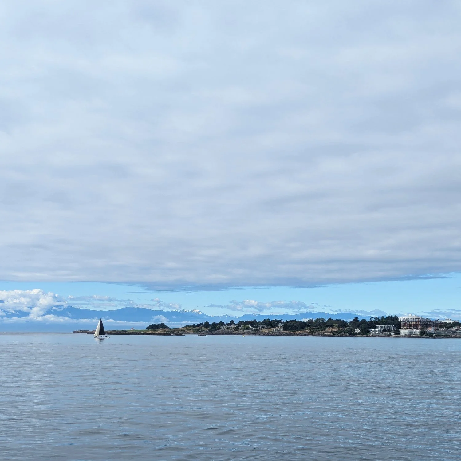 Sailing to Oak Bay (in Victoria, BC, Canada)