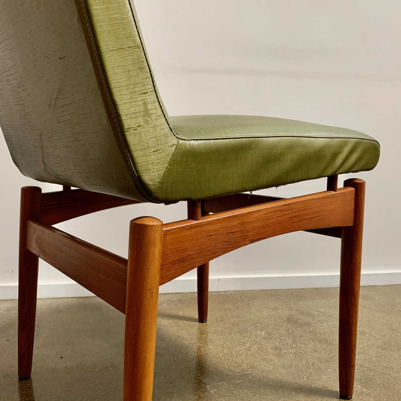 Mid-century dining chairs set of 6