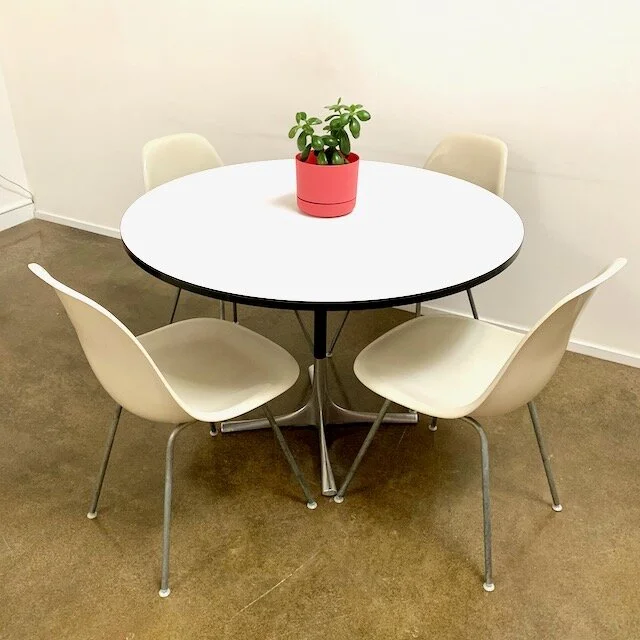 Featherston design for Aristoc 'Varna' table