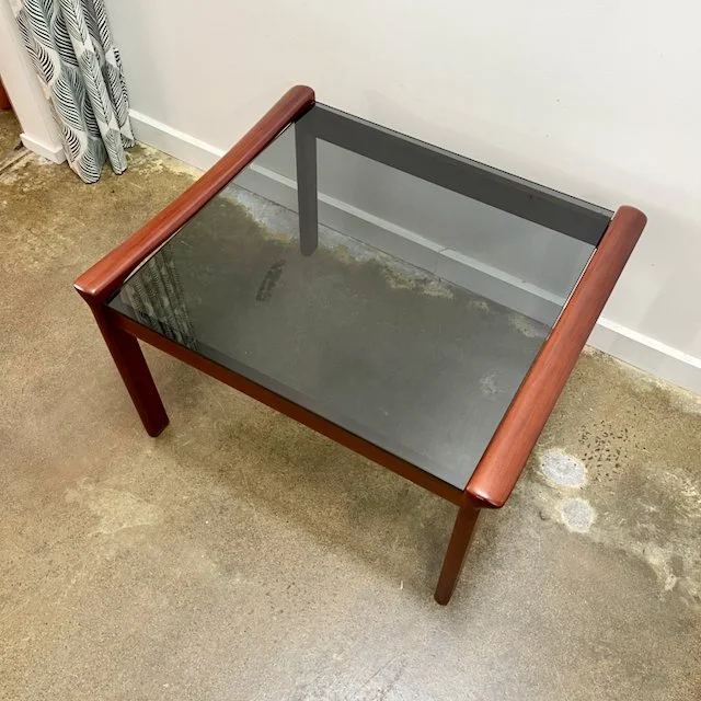 Tessa CT136 side coffee table