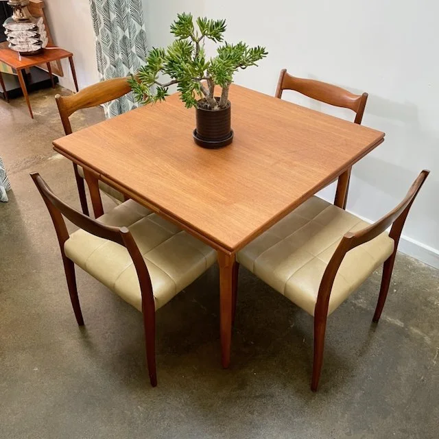 Teak extension table