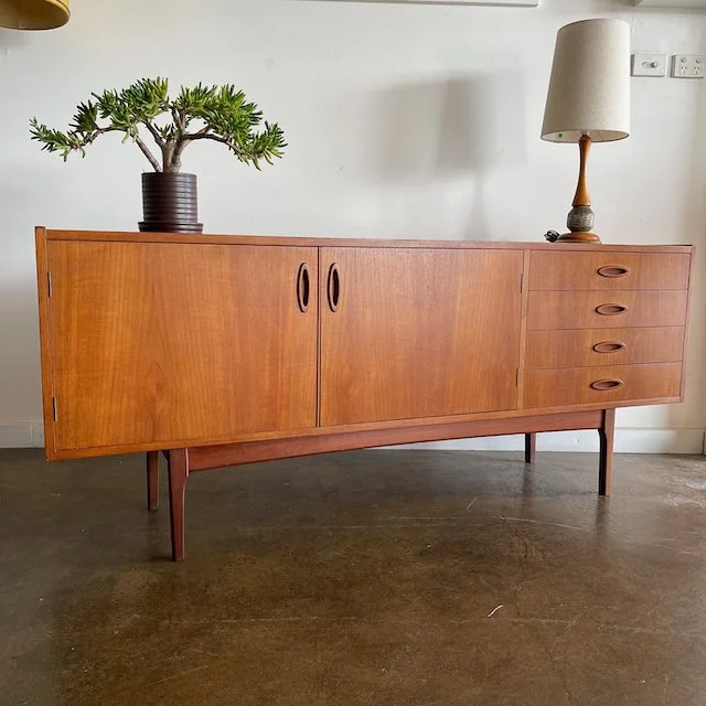 Fler 64 sideboard