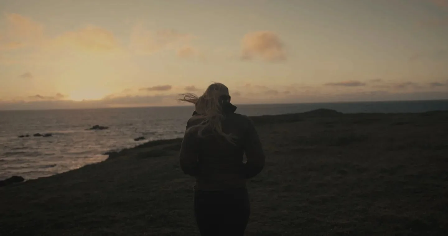 Decided to pull the camera out at Todd's Point during our sunset viewing. So here's some stills from the couple minutes of video I shot. Wanted to go a bit dark with the look, done quickly. I kinda dig it!

(Don't ask about the big fuck up!)

It was 