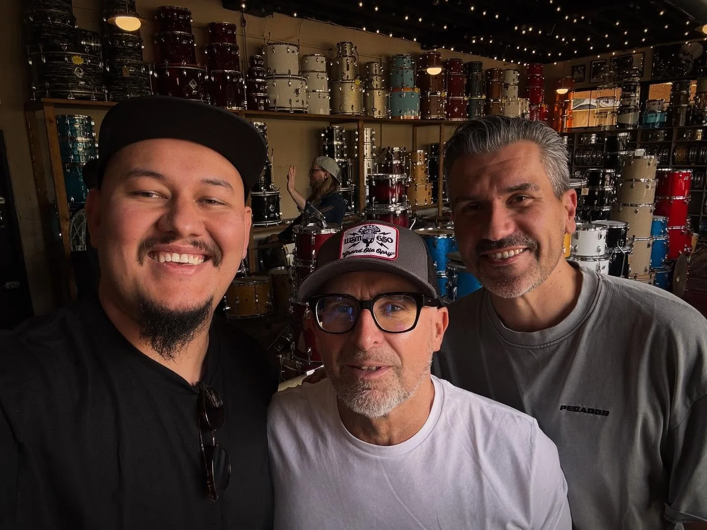 Drum hangs at @nelson_drum_shop in Nashville with @mikedolbearcom and @nicogewa 🤘🏽

#drums #nelsondrumshop #nashville
