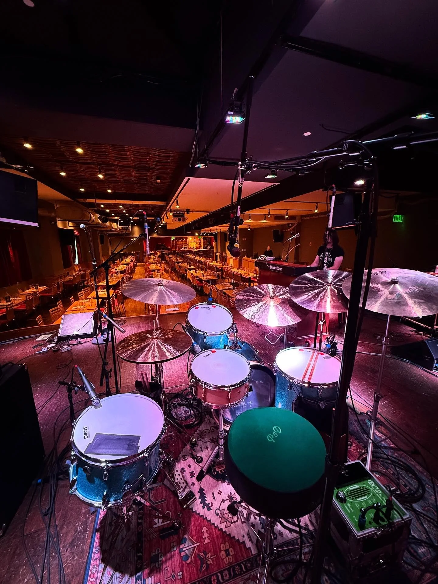 Boston, MA

So good to be back in my old hometown Boston! I haven&rsquo;t played a show here since 2010 so it&rsquo;s been a long time between drinks! 

On stage in just over an hour with The @lachydoley Group at the wonderful @citywinerybos and it&r