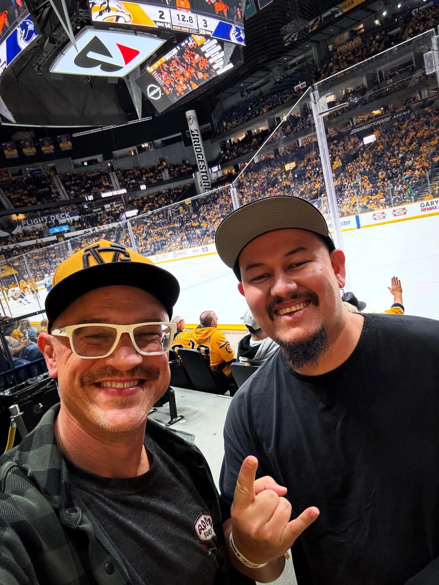What a great way to spend a night off in Nashville.

My good mate @drummerer hooked up @predsnhl tix and I was able to see my first NHL game in over 15 years. 

What a great night apart from the last second loss. Thanks for the hook up Chris 🤘🏽🤘🏽