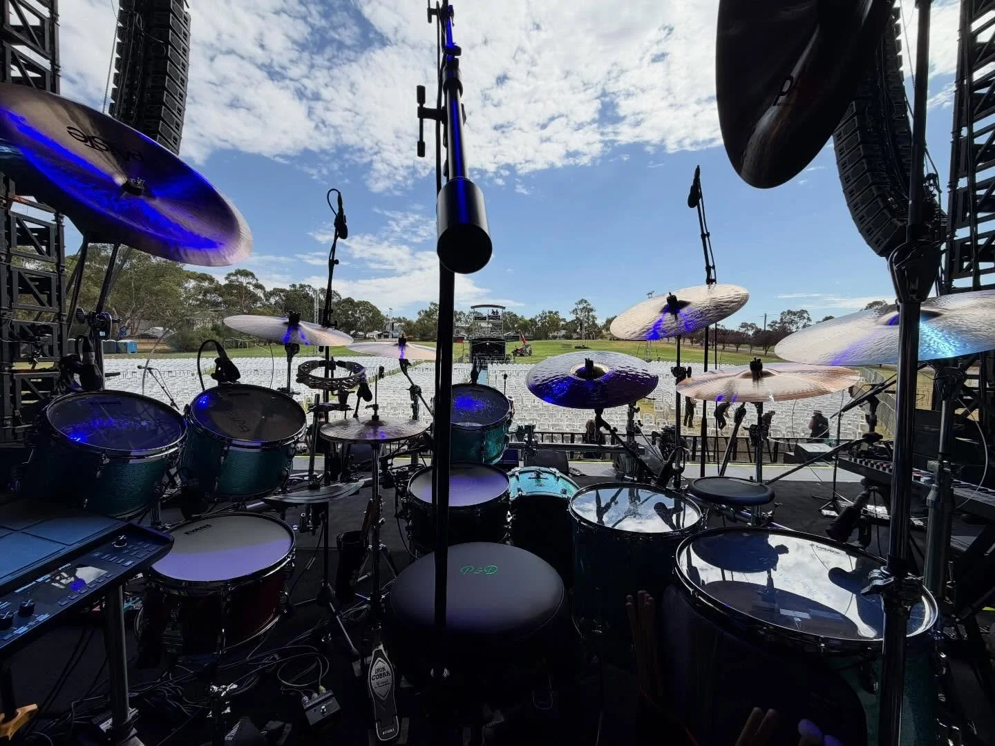 Ready to rock the Barossa Valley, SA tonight with @jimmybarnesofficial 

After a great show on Thursday night in Adelaide with the @jane13barnes band, it&rsquo;s great to be back on the big rig to continue the JB &ldquo;Working Class Man&rdquo; 40th 